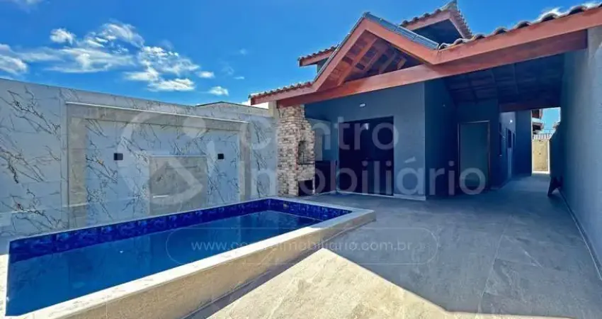 Casa à venda com piscina e 2 quartos em peruíbe, no bairro flora rica