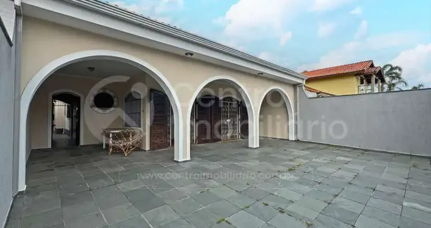 Casa à venda com 3 quartos em peruíbe, no bairro jardim três marias