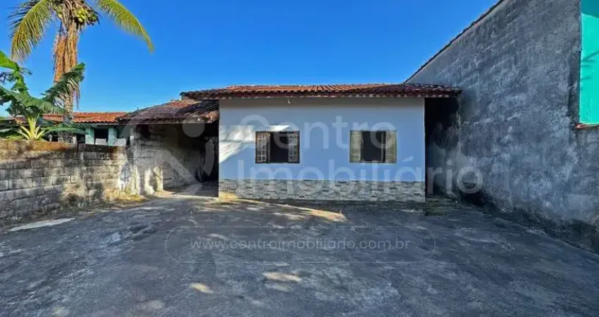 Casa à venda com 2 quartos em peruíbe, no bairro belmira novaes