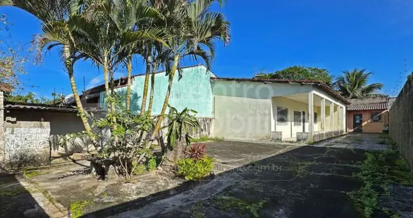 Casa à venda com 2 quartos em peruíbe, no bairro maria h novaes