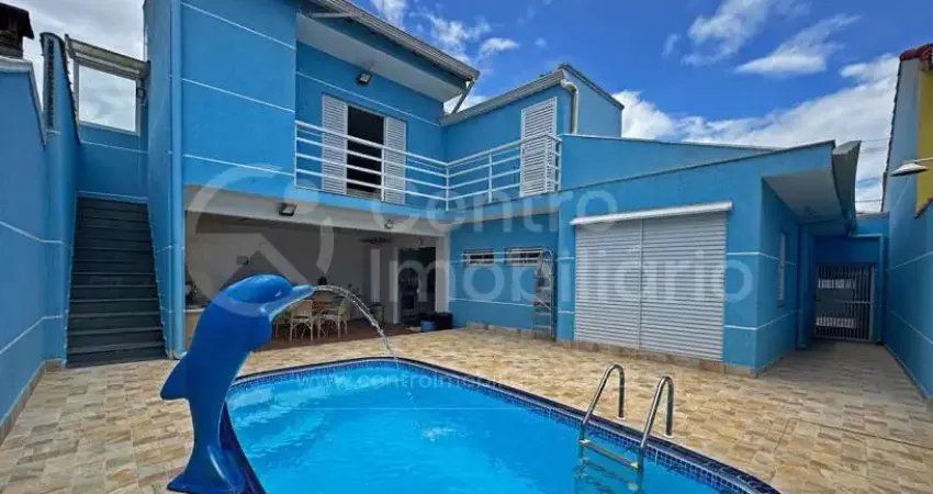 Casa à venda com piscina e 3 quartos em peruíbe, no bairro jardim imperador