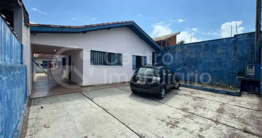 CASA à venda com 3 quartos em Peruíbe, no bairro Cidade Nova Peruíbe