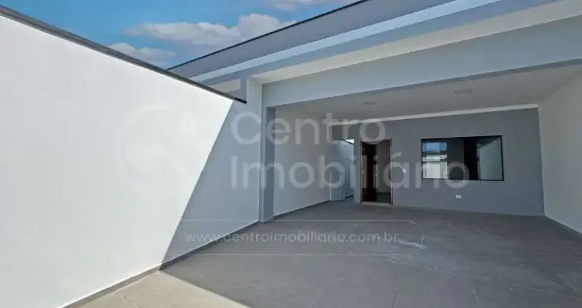 CASA à venda com piscina e 3 quartos em Peruíbe, no bairro Jardim Ribamar