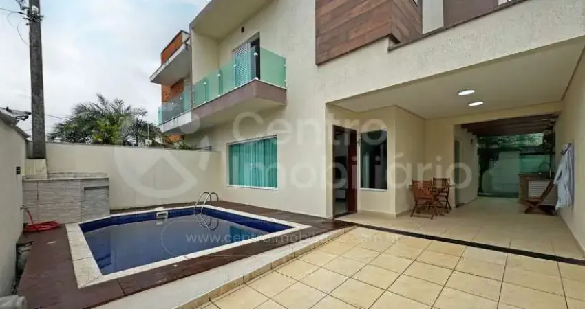 CASA à venda com piscina e 3 quartos em Peruíbe, no bairro Jardim Ribamar