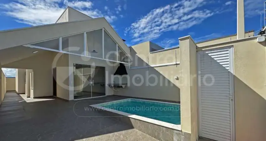 CASA à venda com piscina e 2 quartos em Peruíbe, no bairro Flora Rica