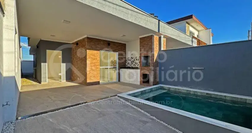 Casa à venda com piscina e 2 quartos em peruíbe, no bairro flora rica iii