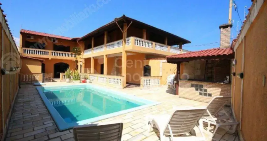 CASA à venda com piscina e 6 quartos em Peruíbe, no bairro Belmira Novaes