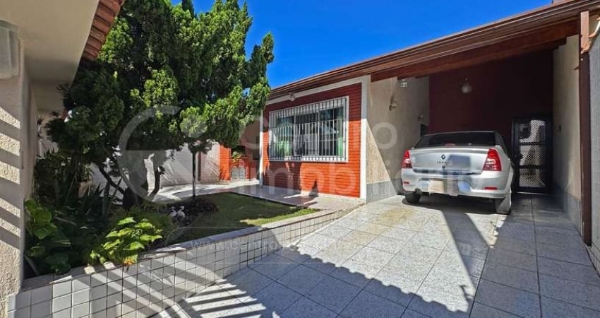 CASA à venda com 3 quartos em Peruíbe, no bairro Parque Balneario Oasis