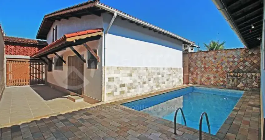Casa à venda com piscina e 2 quartos em peruíbe, no bairro jardim beira mar