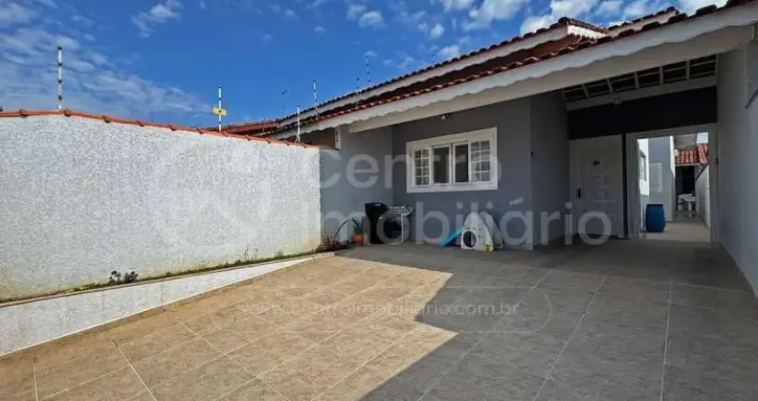 CASA à venda com 2 quartos em Peruíbe, no bairro Parque D Aville