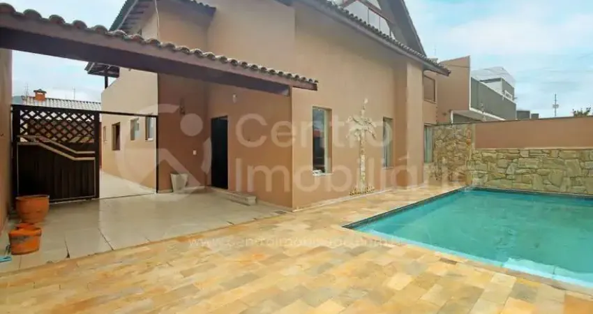 Casa à venda com piscina e 3 quartos em peruíbe, no bairro jardim ribamar