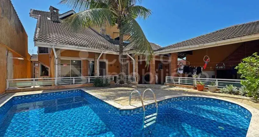 Casa à venda com piscina e 5 quartos em peruíbe, no bairro stella maris