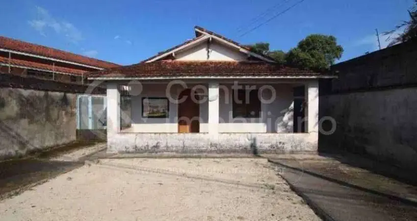 Casa com 2 quartos à venda no Centro, Peruíbe 