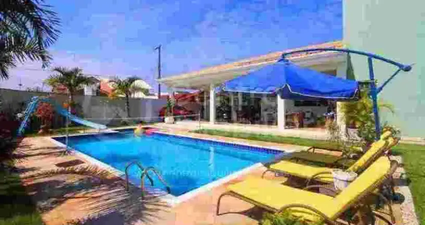 Casa à venda com piscina e 4 quartos em peruíbe, no bairro jardim beira mar