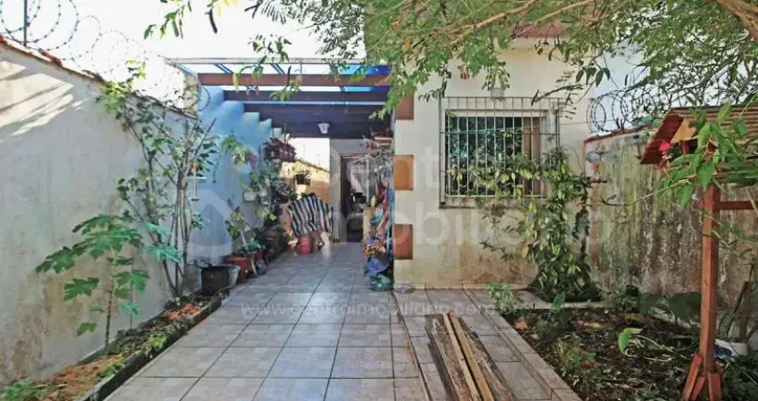 Casa à venda com 2 quartos em peruíbe, no bairro estancia sao jose