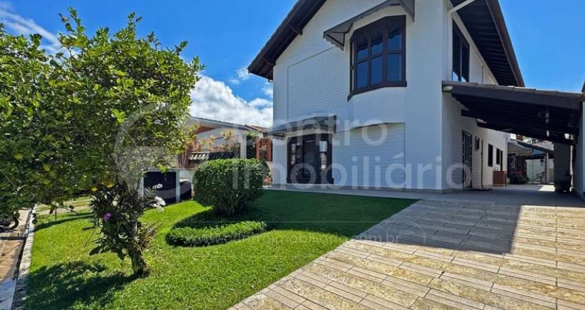 CASA à venda com 3 quartos em Peruíbe, no bairro Bougainvillee III