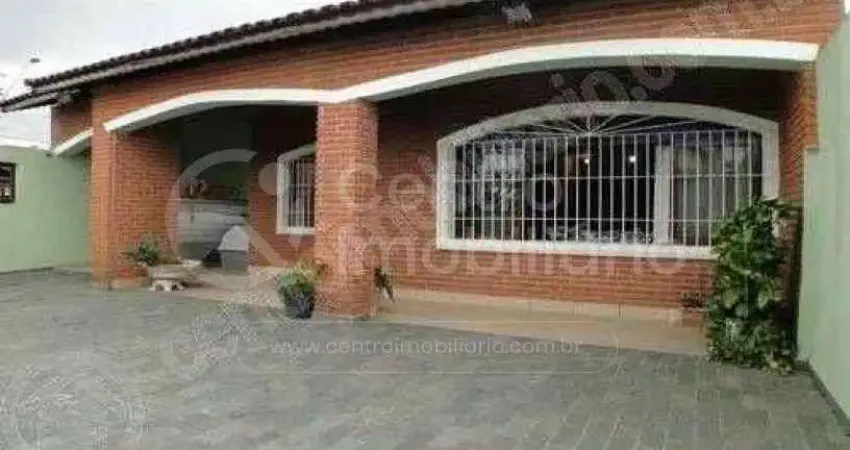 Casa à venda com 4 quartos em peruíbe, no bairro jardim peruibe