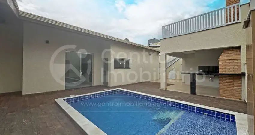 Casa à venda com piscina e 3 quartos em peruíbe, no bairro parque balneario oasis