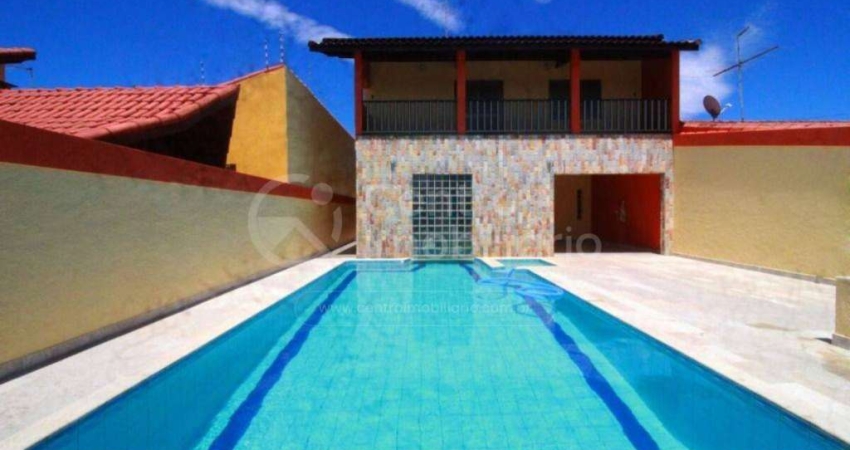 CASA à venda com piscina e 2 quartos em Peruíbe, no bairro Balneario Barra de Jangada