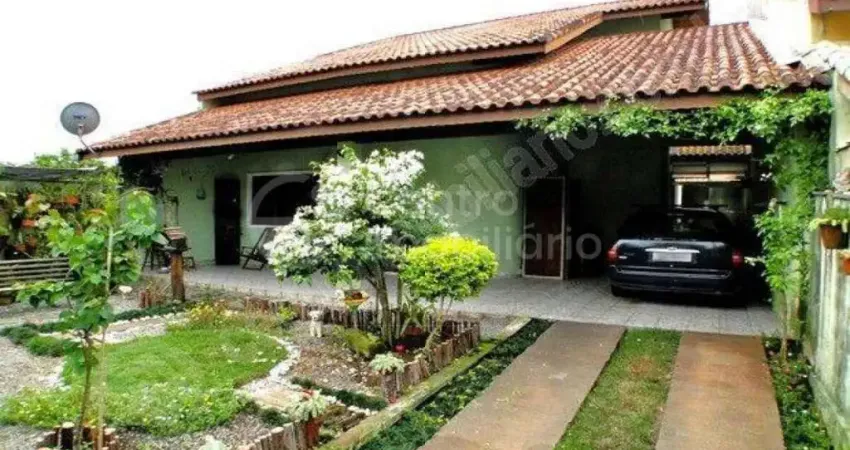 CASA à venda com 3 quartos em Peruíbe, no bairro Jardim Imperador