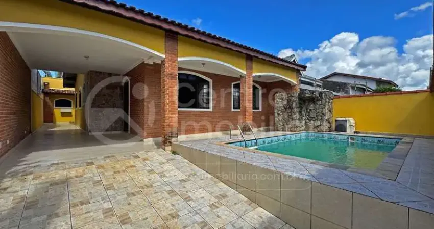 Casa à venda com piscina e 3 quartos em peruíbe, no bairro jardim star