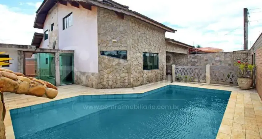 Casa à venda com piscina e 4 quartos em peruíbe, no bairro balneario florida