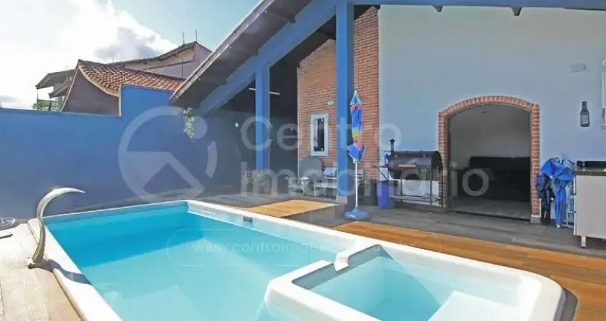 CASA à venda com 4 quartos em Peruíbe, no bairro Parque Balneario Oasis