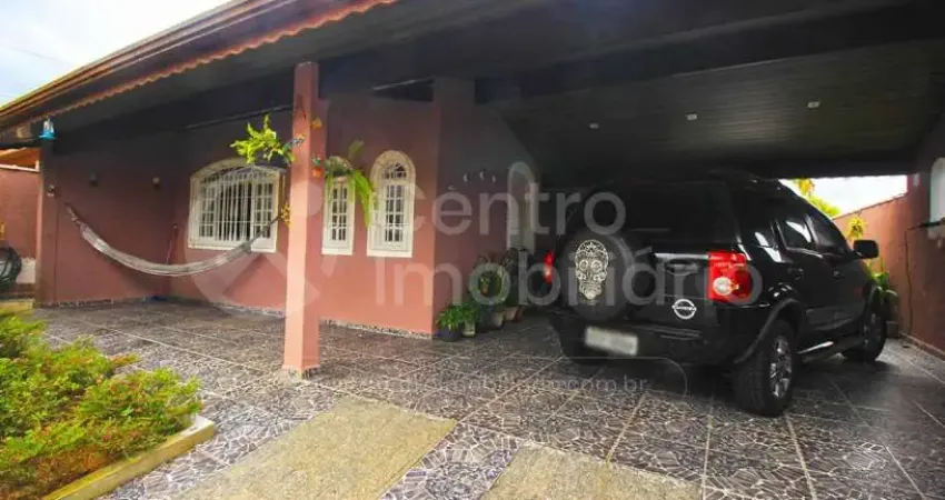 CASA à venda com 2 quartos em Peruíbe, no bairro Jardim Três Marias