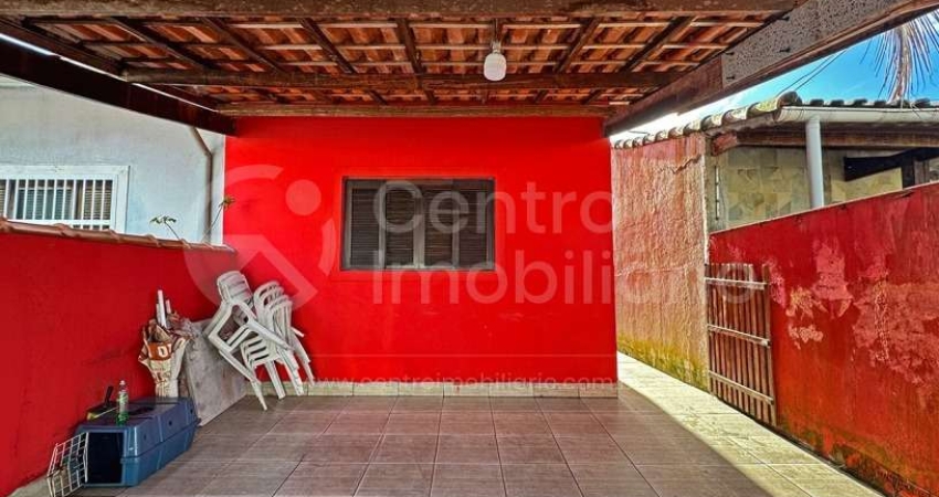 CASA à venda com 2 quartos em Peruíbe, no bairro Jardim Peruibe