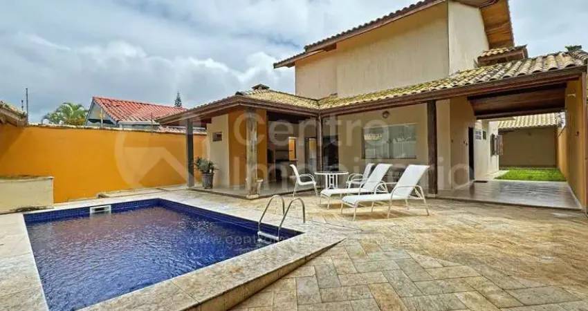 CASA à venda com piscina e 3 quartos em Peruíbe, no bairro Cidade Nova Peruíbe