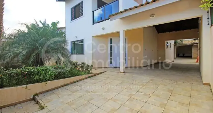 CASA à venda com 3 quartos em Peruíbe, no bairro Jardim Icaraiba