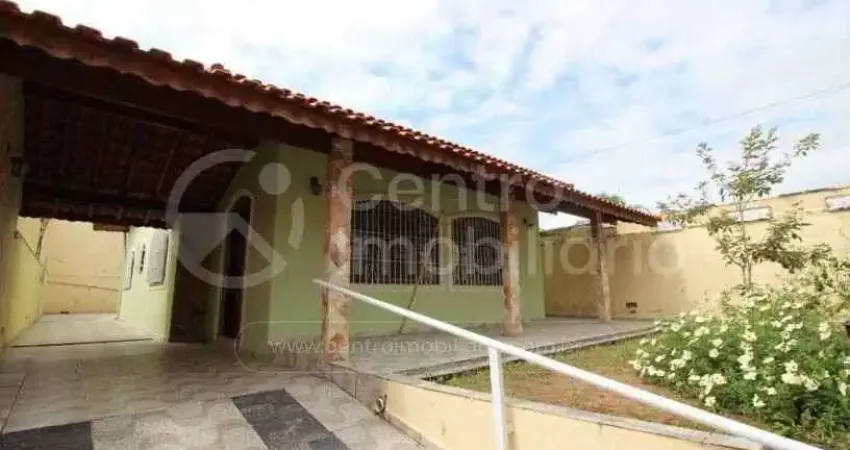 Casa à venda com 2 quartos em peruíbe, no bairro belmira novaes