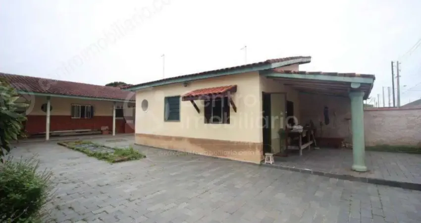 CASA à venda com 1 quartos em Peruíbe, no bairro Jardim Veneza