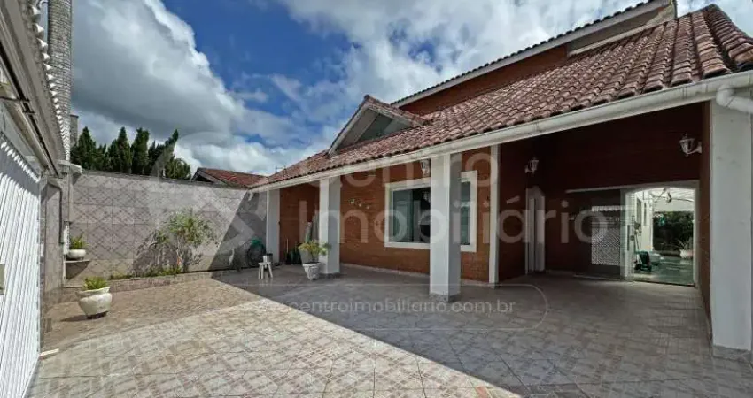 CASA à venda com 3 quartos em Peruíbe, no bairro Parque Balneario Oasis