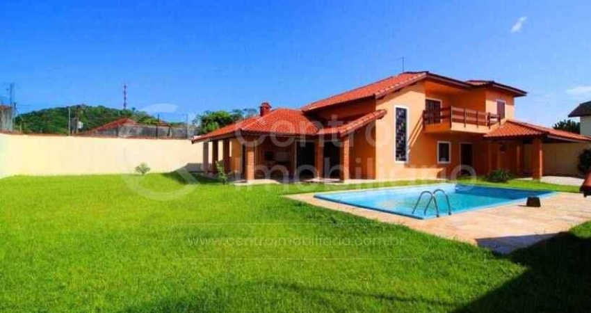 CASA à venda com piscina e 6 quartos em Peruíbe, no bairro Belmira Novaes
