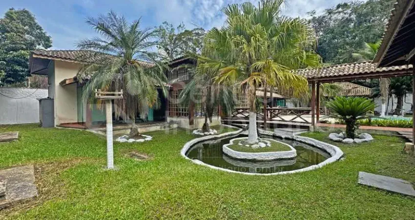 Casa à venda com piscina e 4 quartos em peruíbe, no bairro estância são marcos