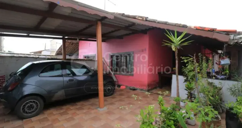 CASA à venda com piscina e 4 quartos em Peruíbe, no bairro Balneario Sao Joao Batista