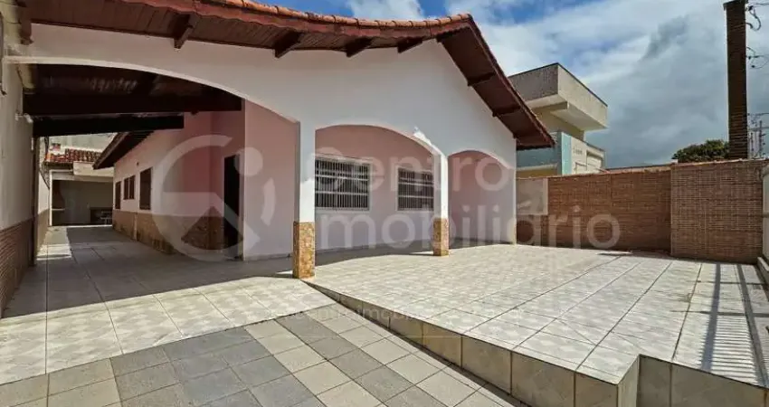 CASA à venda com 3 quartos em Peruíbe, no bairro Estancia Balnearia Convento Velho