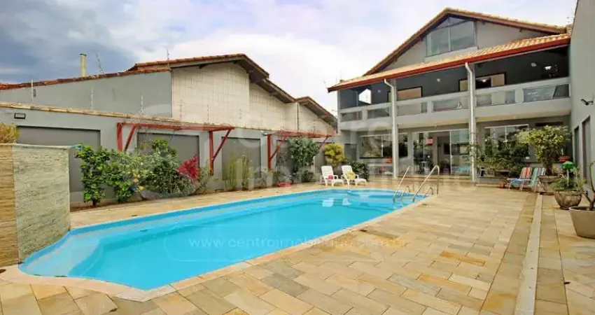 CASA à venda com piscina e 6 quartos em Peruíbe, no bairro Cidade Nova Peruíbe