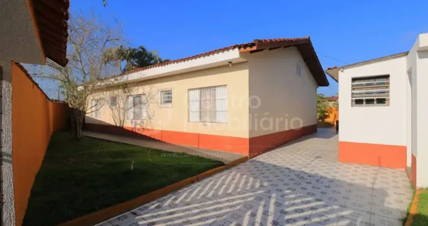 CASA à venda com 4 quartos em Peruíbe, no bairro Balneario Florida