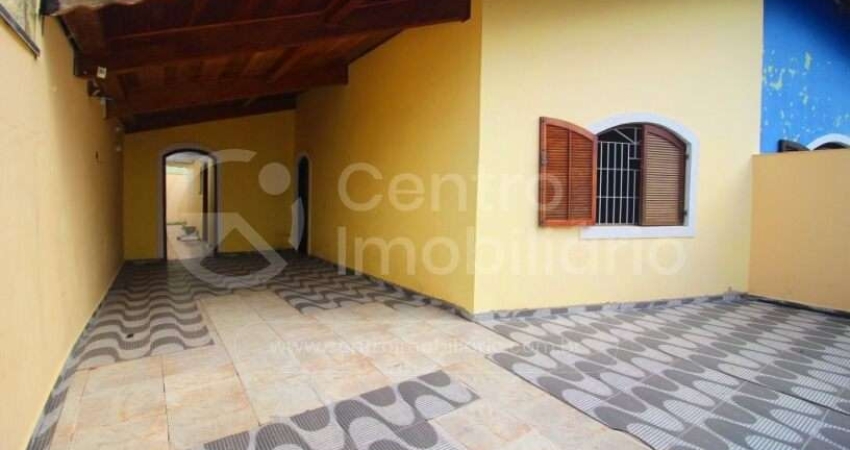 CASA à venda com 2 quartos em Peruíbe, no bairro Jardim Peruibe