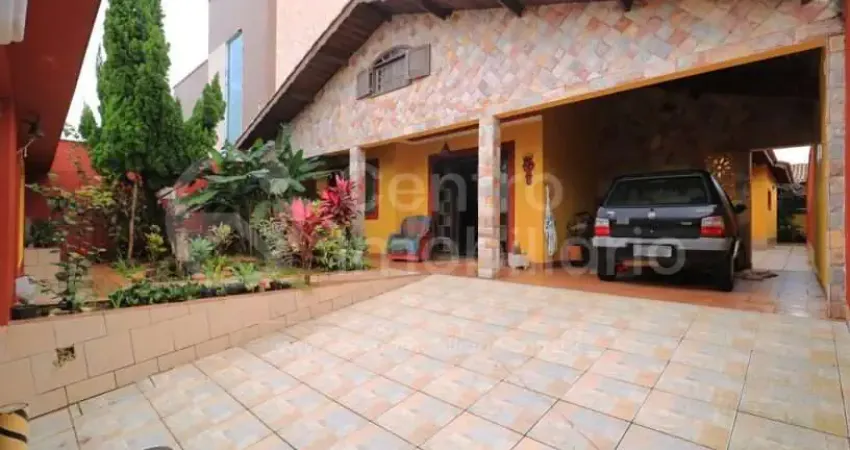 Casa com 4 quartos à venda no Centro, Peruíbe