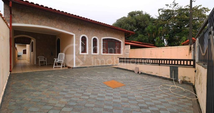CASA à venda com 3 quartos em Peruíbe, no bairro Balneario Josedy
