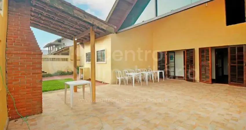 Casa à venda com 3 quartos em peruíbe, no bairro maria h novaes