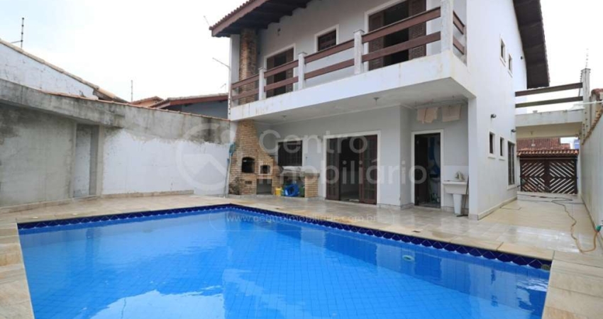 CASA à venda com piscina e 4 quartos em Peruíbe, no bairro Jardim Star