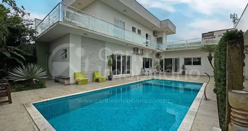 Casa à venda com piscina e 6 quartos em peruíbe, no bairro jardim três marias
