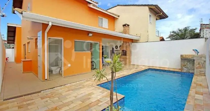 Casa à venda com piscina e 3 quartos em peruíbe, no bairro parque balneario oasis
