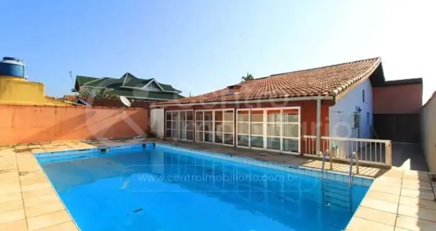 Casa à venda com piscina e 3 quartos em peruíbe, no bairro stella maris