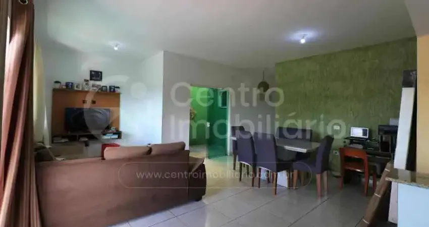 Casa com 3 quartos à venda no Centro, Peruíbe