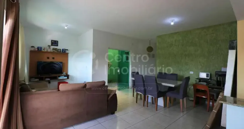 CASA à venda com 3 quartos em Peruíbe, no bairro Centro